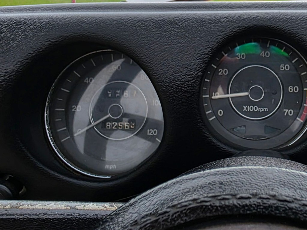 1969 Datsun 1600 Image 19