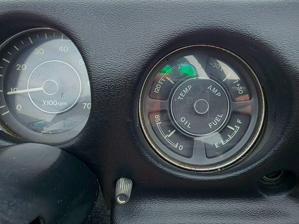 1969 Datsun 1600 Image 20