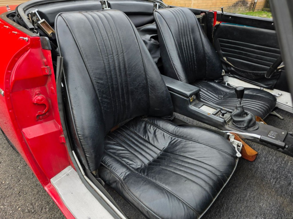 1969 Datsun 1600 Image 28