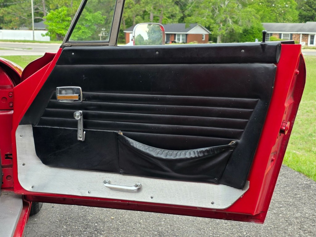 1969 Datsun 1600 Image 33