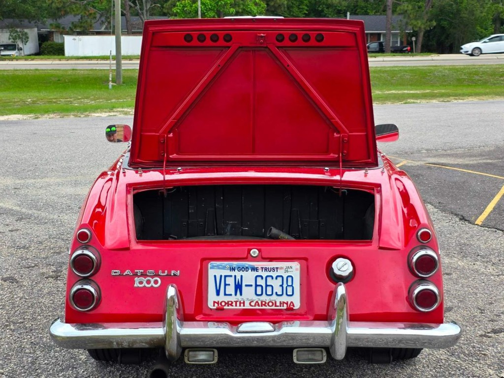 1969 Datsun 1600 Image 40