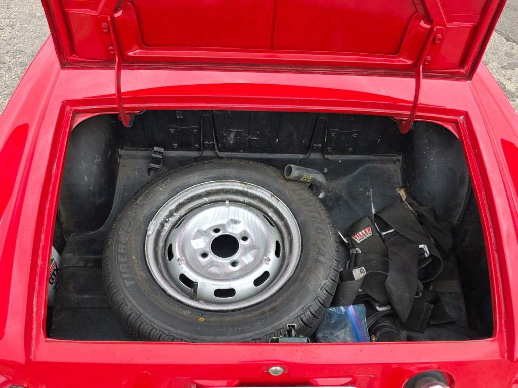 1969 Datsun 1600 Image 42