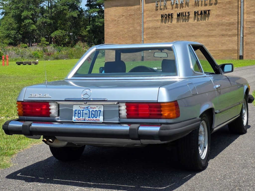 1982 Mercedes-Benz 380-Class Image 8