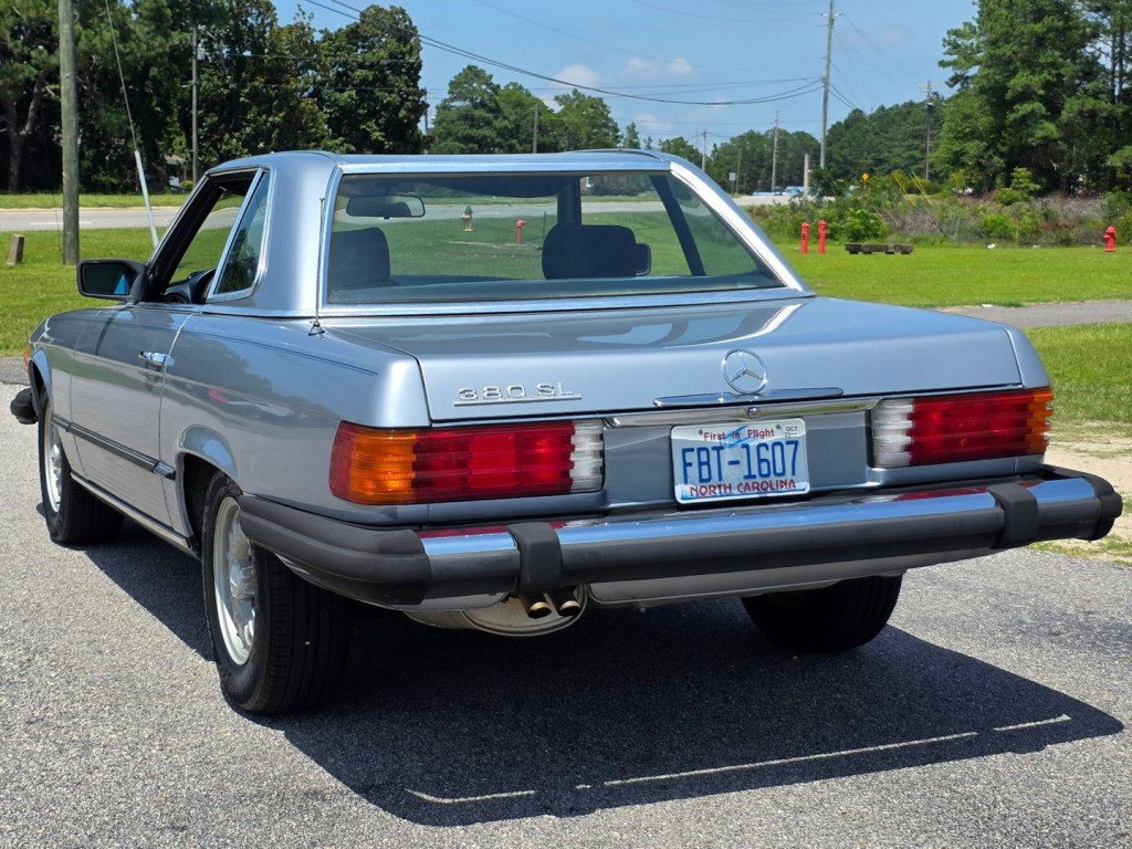 1982 Mercedes-Benz 380-Class Image 10