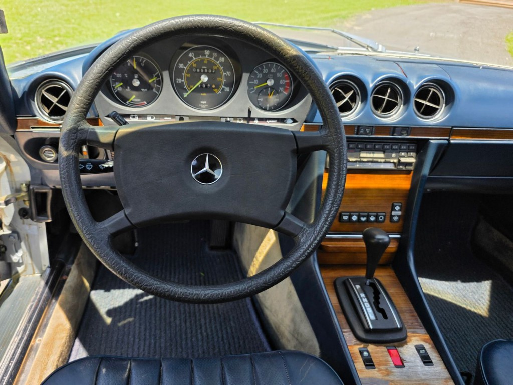 1982 Mercedes-Benz 380-Class Image 17