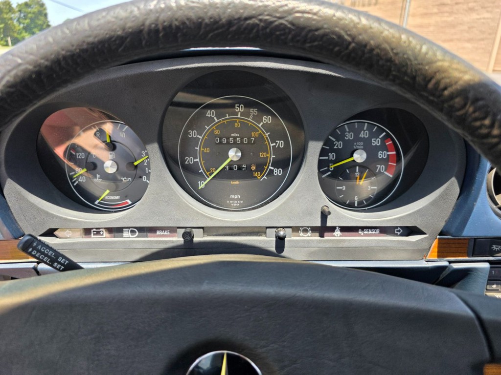 1982 Mercedes-Benz 380-Class Image 18