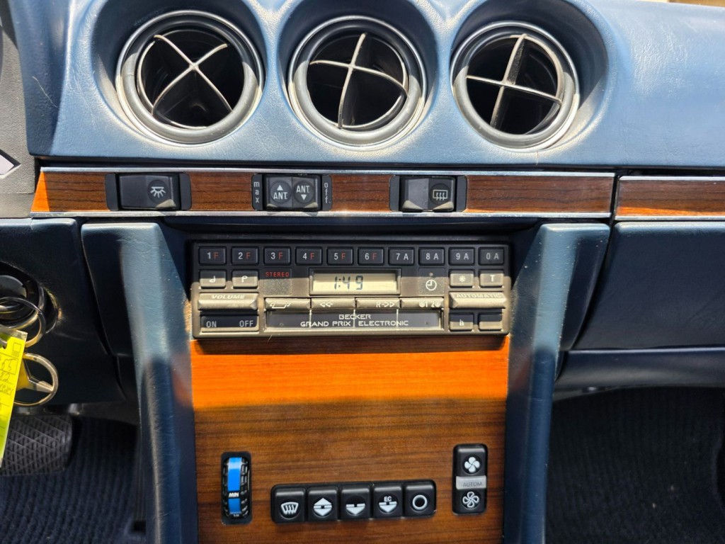 1982 Mercedes-Benz 380-Class Image 19