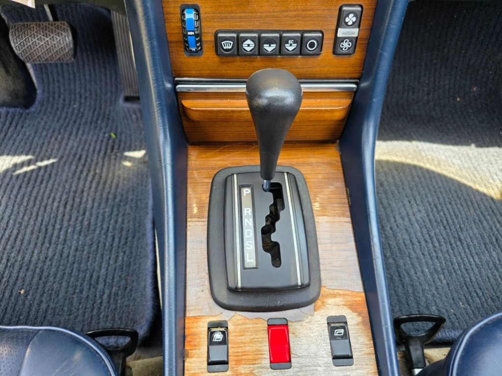1982 Mercedes-Benz 380-Class Image 20
