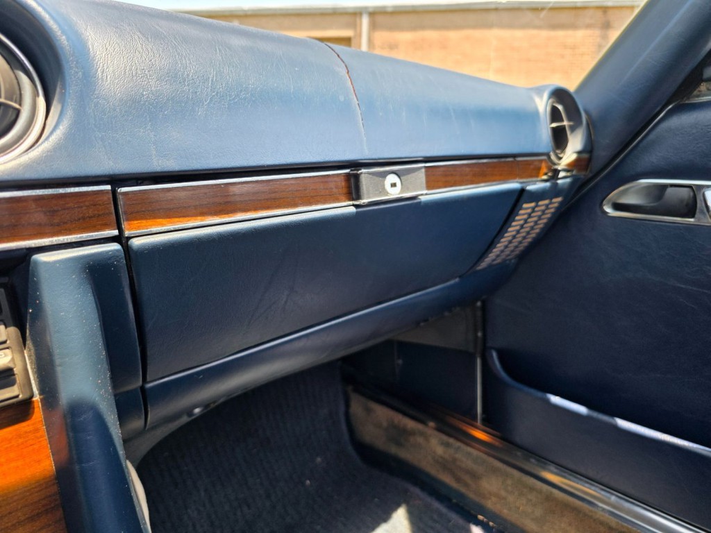 1982 Mercedes-Benz 380-Class Image 21