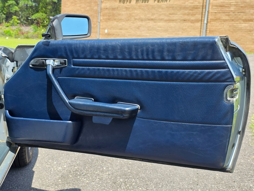 1982 Mercedes-Benz 380-Class Image 35