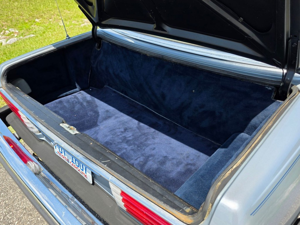 1982 Mercedes-Benz 380-Class Image 43