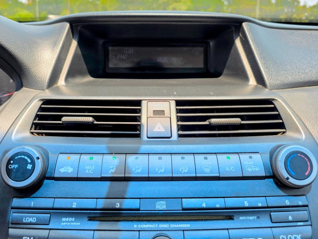 2010 Honda Accord Image 20