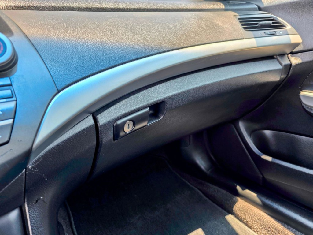 2010 Honda Accord Image 23