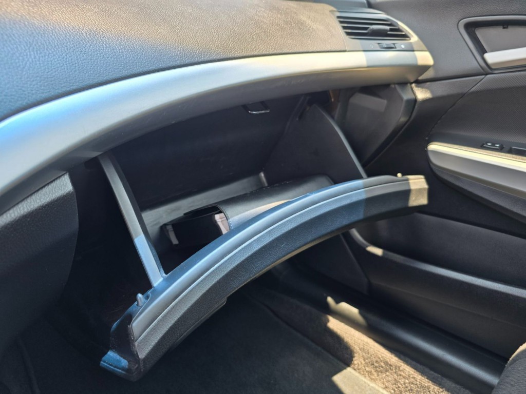 2010 Honda Accord Image 24