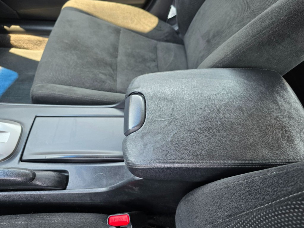 2010 Honda Accord Image 25