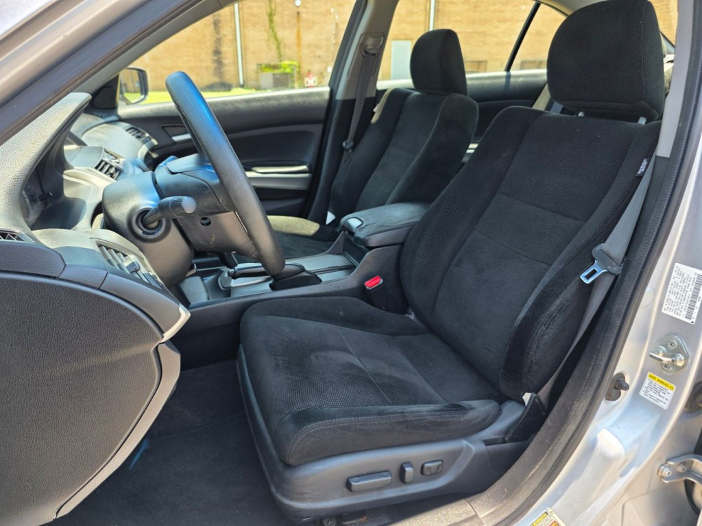 2010 Honda Accord Image 27