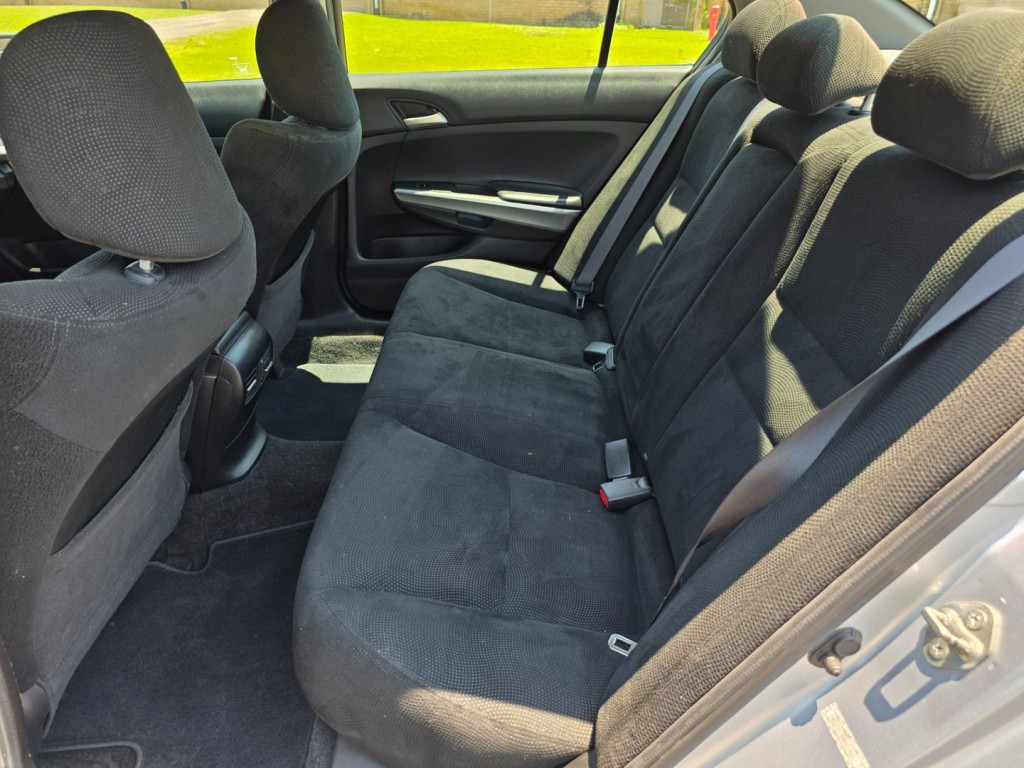 2010 Honda Accord Image 28