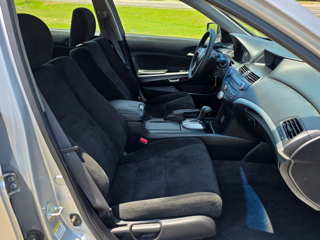 2010 Honda Accord Image 31