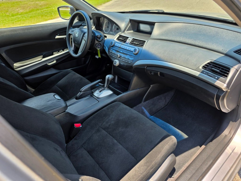 2010 Honda Accord Image 32