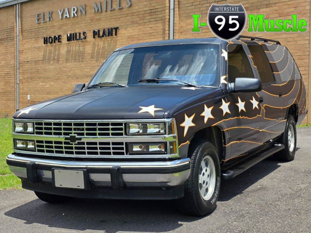 1993 Chevrolet Suburban Image 1