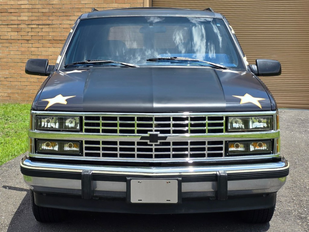1993 Chevrolet Suburban Image 3
