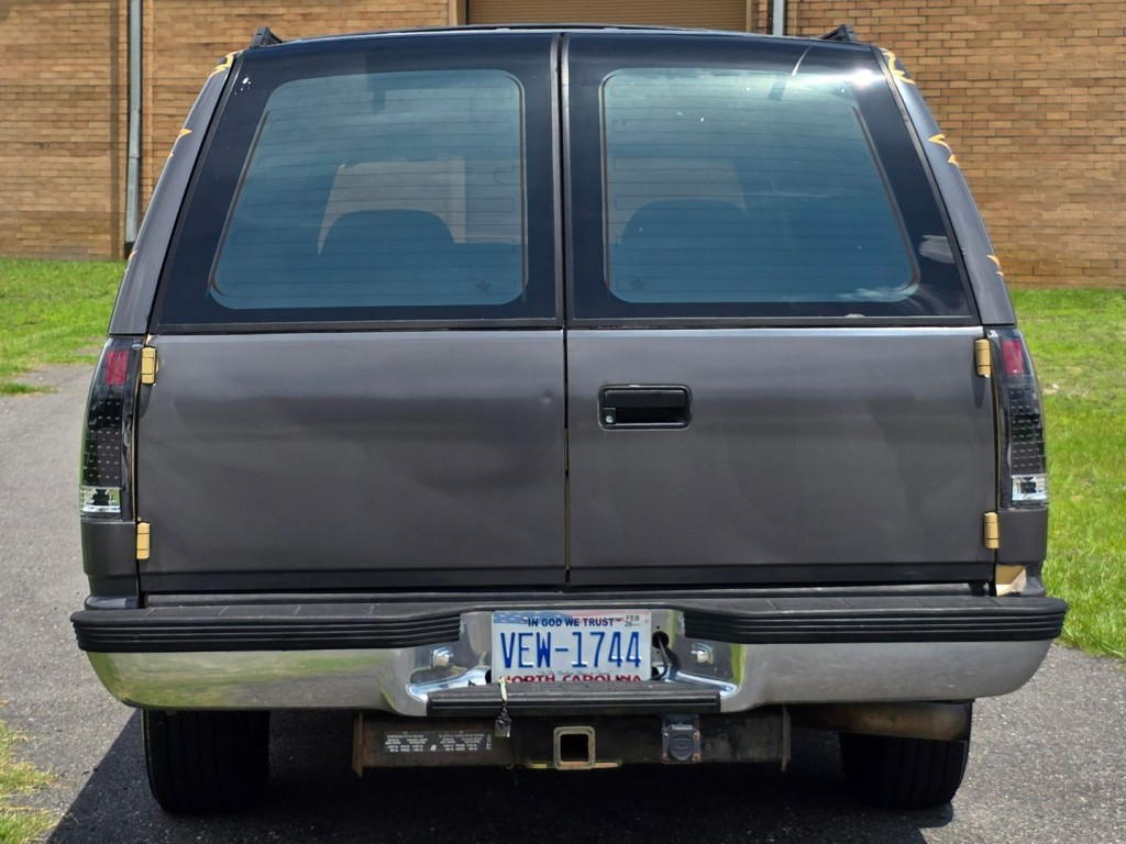 1993 Chevrolet Suburban Image 9