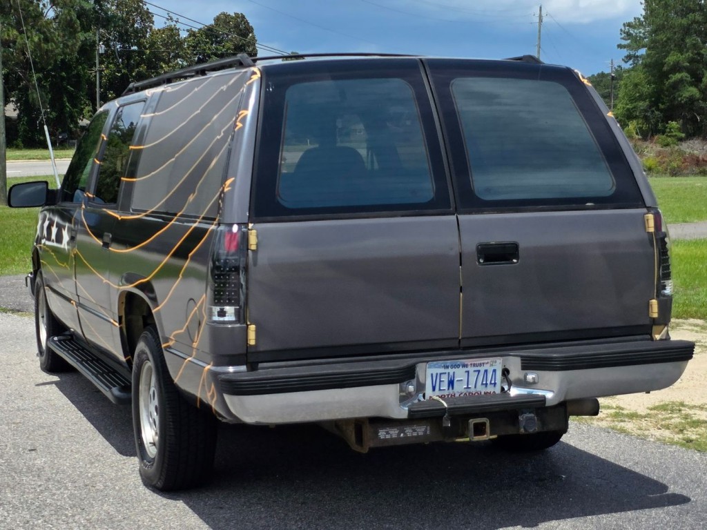 1993 Chevrolet Suburban Image 10