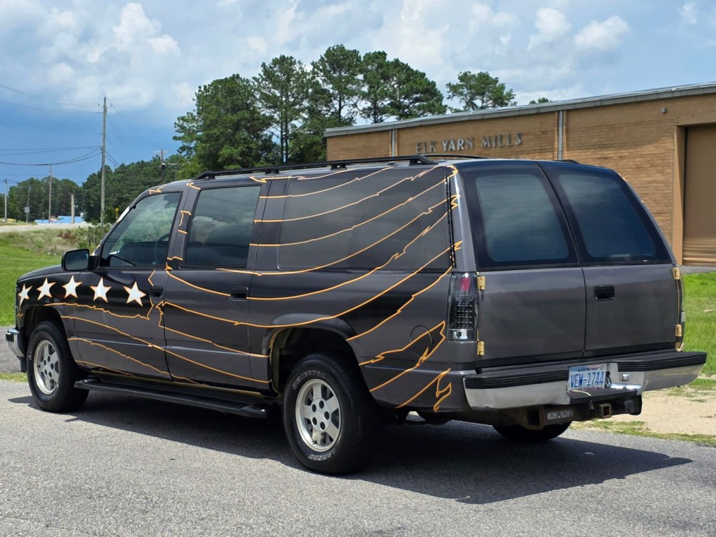 1993 Chevrolet Suburban Image 11