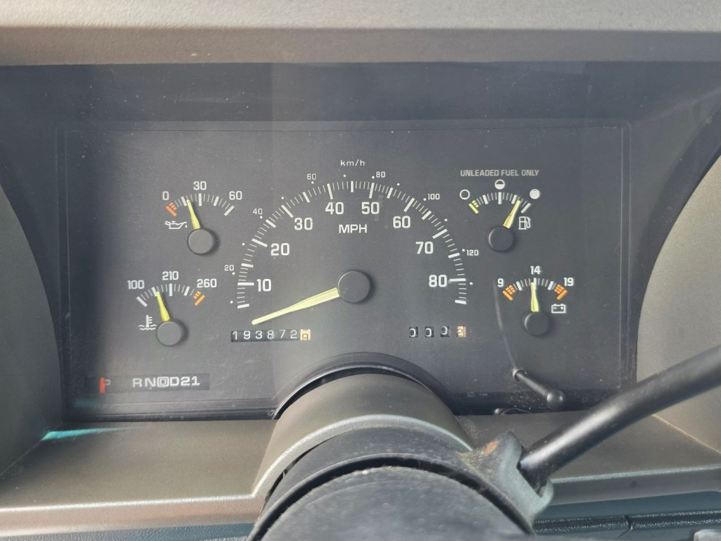 1993 Chevrolet Suburban Image 18
