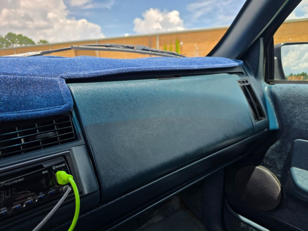 1993 Chevrolet Suburban Image 21