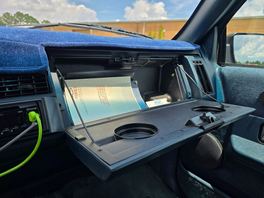 1993 Chevrolet Suburban Image 22