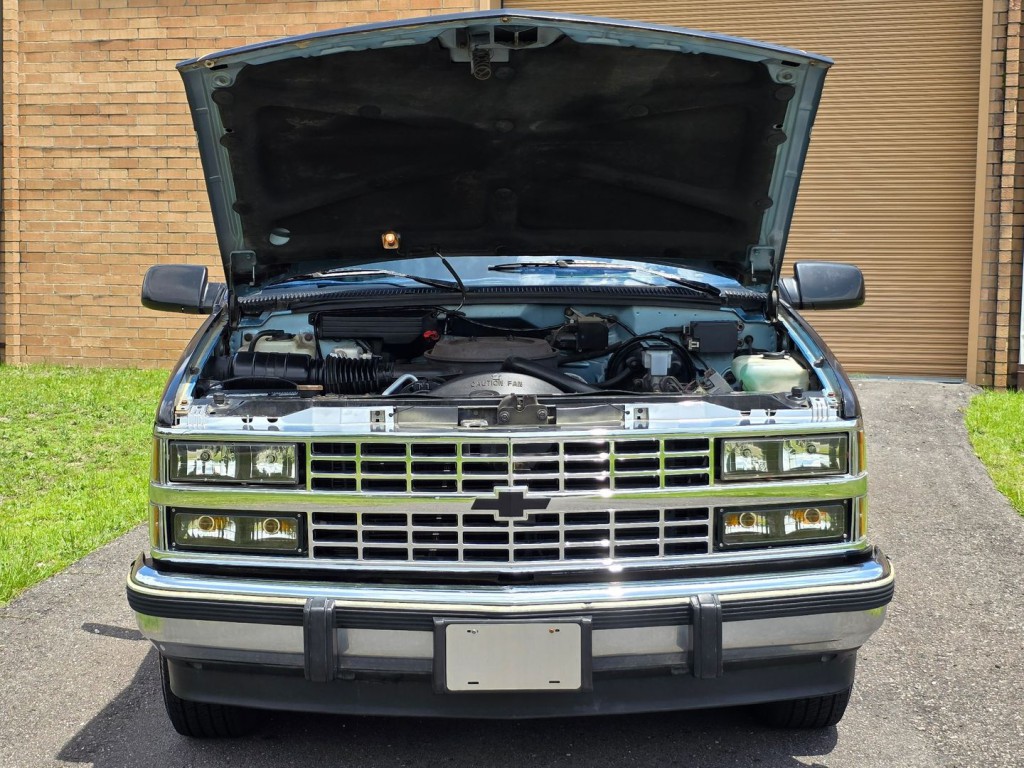 1993 Chevrolet Suburban Image 41
