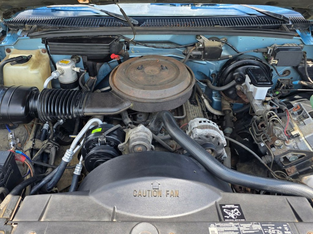 1993 Chevrolet Suburban Image 43