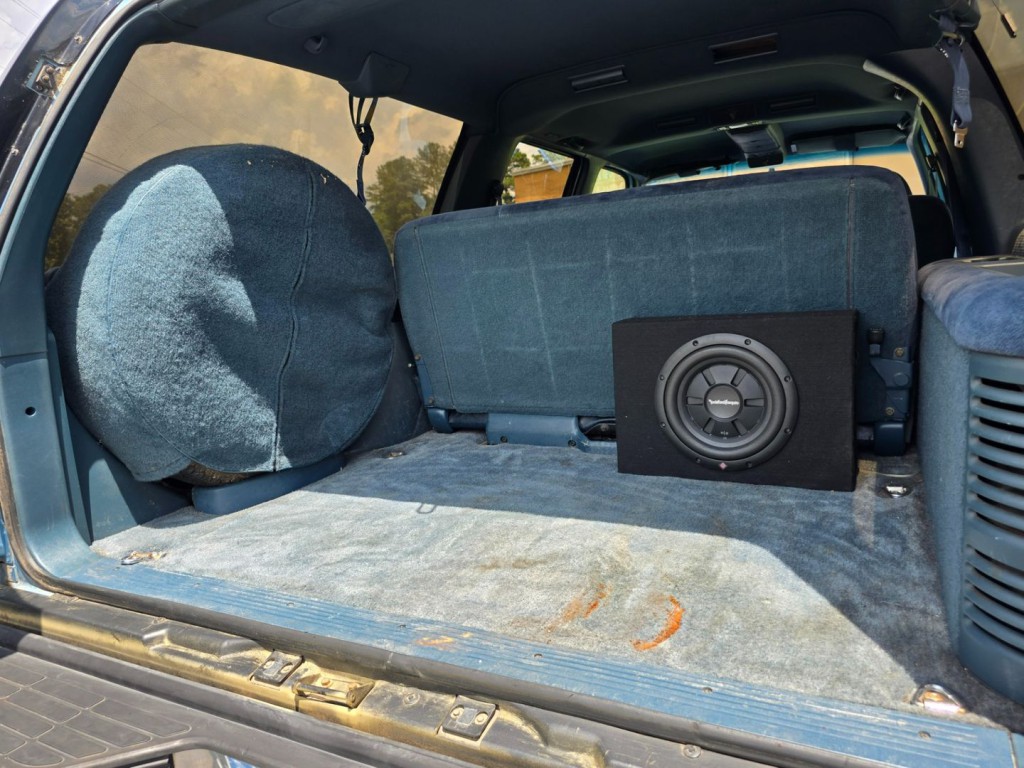 1993 Chevrolet Suburban Image 47