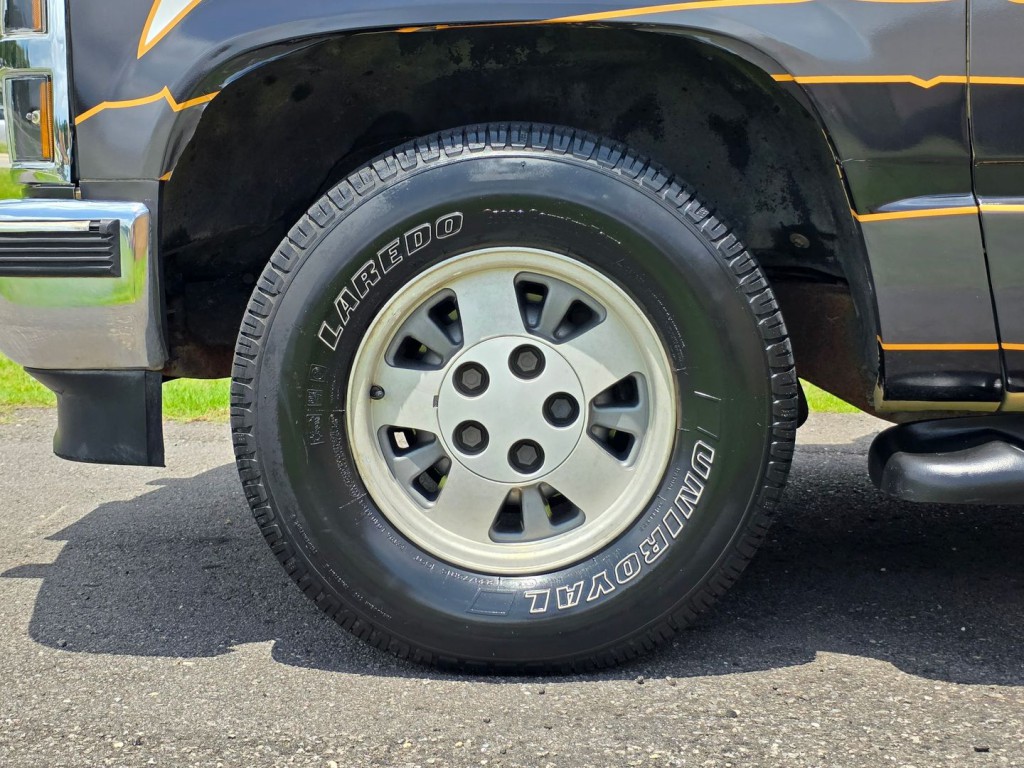 1993 Chevrolet Suburban Image 50