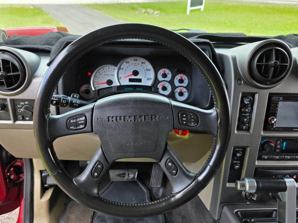 2003 HUMMER H2 Image 18