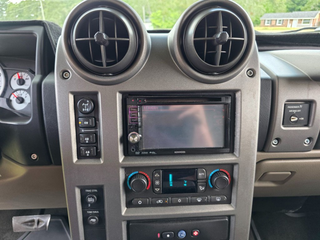 2003 HUMMER H2 Image 21