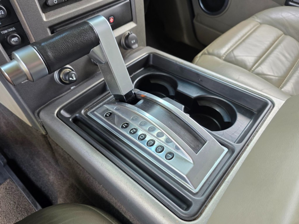 2003 HUMMER H2 Image 23
