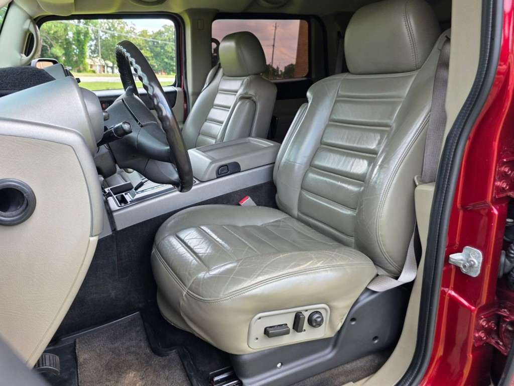 2003 HUMMER H2 Image 28