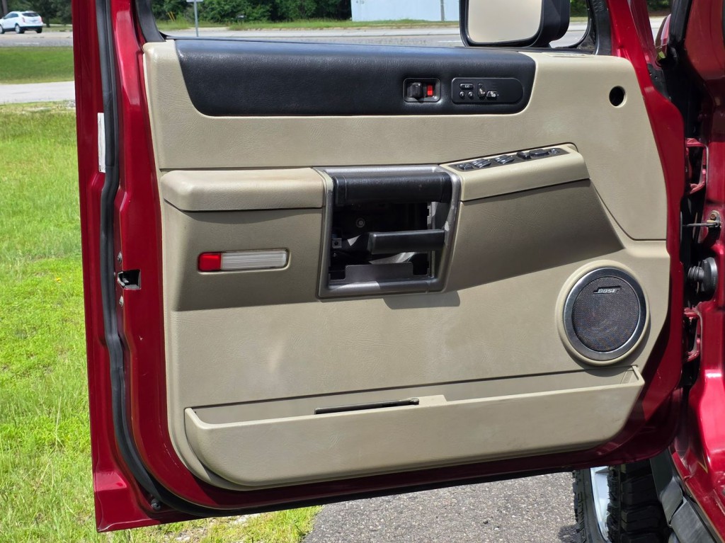 2003 HUMMER H2 Image 39