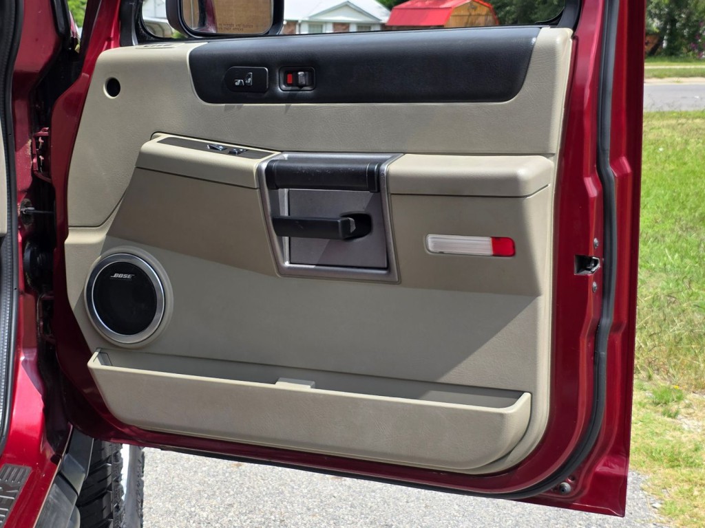 2003 HUMMER H2 Image 40