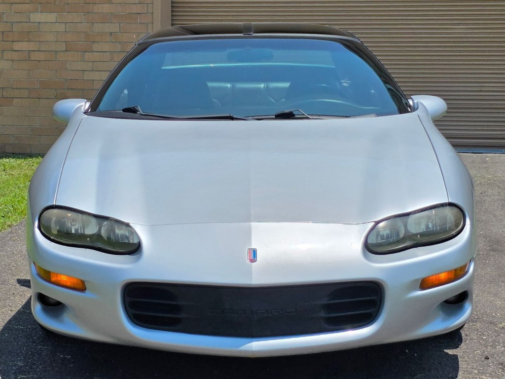 2002 Chevrolet Camaro Image 3