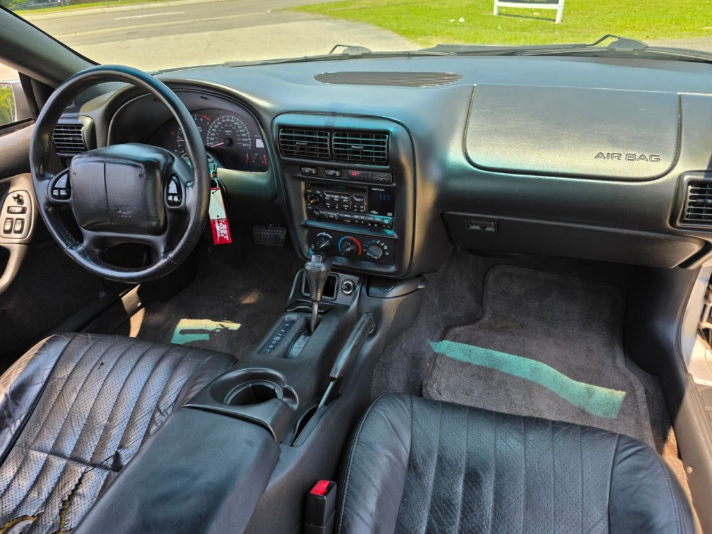 2002 Chevrolet Camaro Image 31