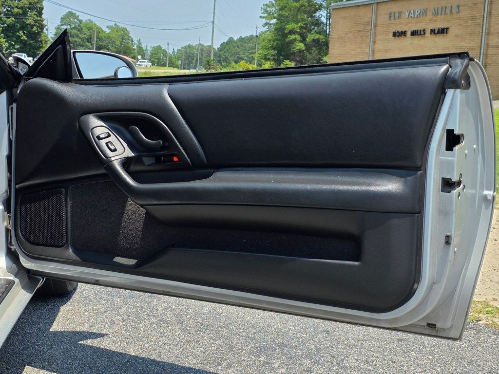 2002 Chevrolet Camaro Image 37