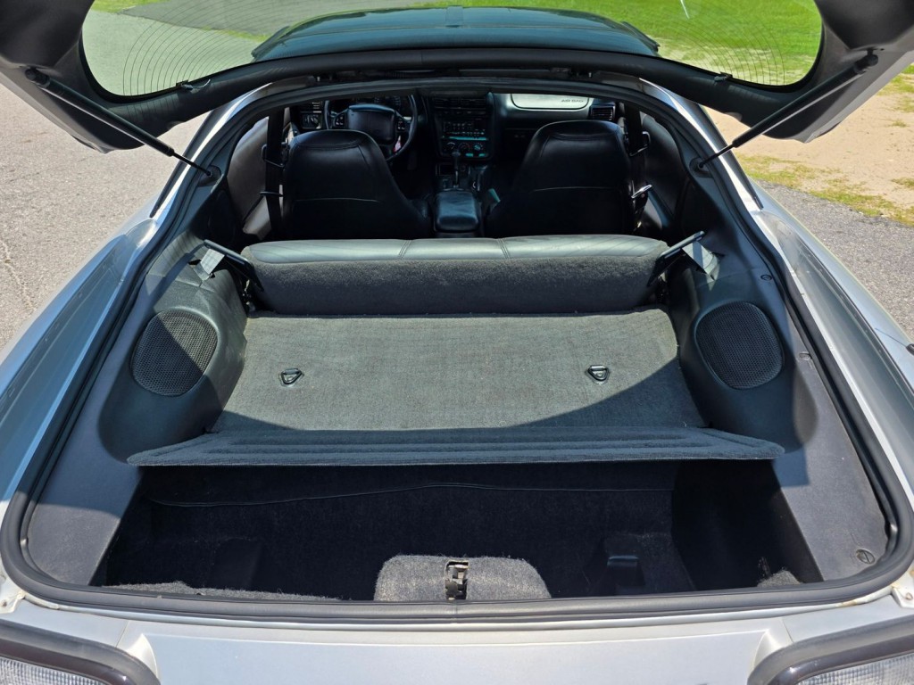 2002 Chevrolet Camaro Image 46
