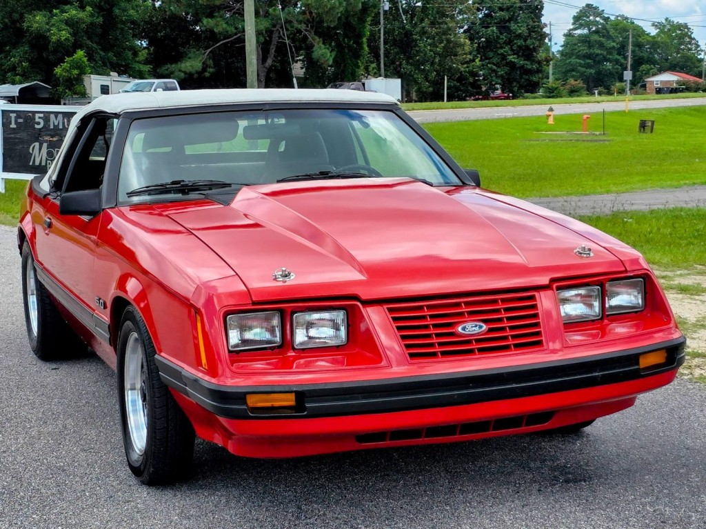 1984 Ford Mustang Image 4