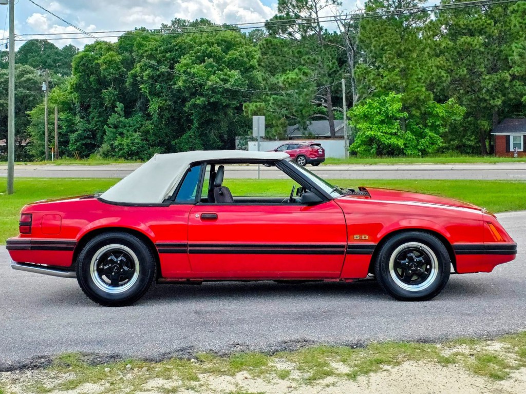 1984 Ford Mustang Image 6