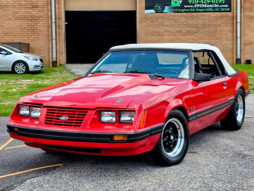 1984 Ford Mustang Image 13