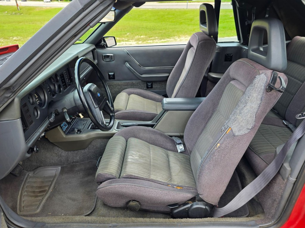 1984 Ford Mustang Image 15