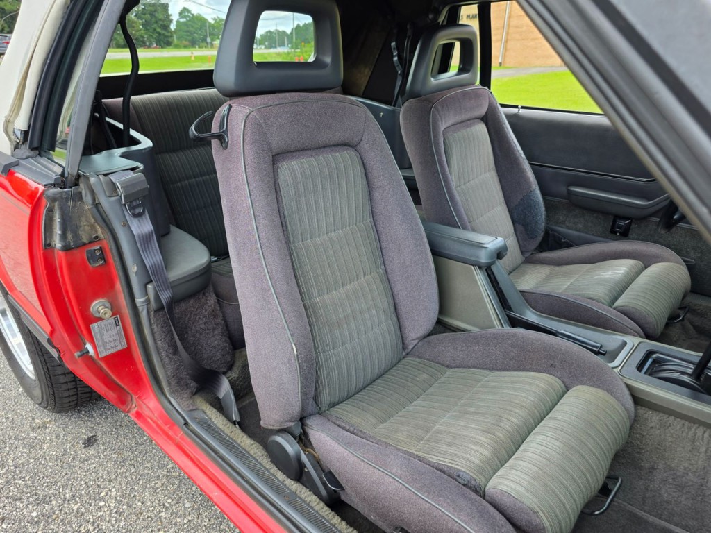 1984 Ford Mustang Image 29